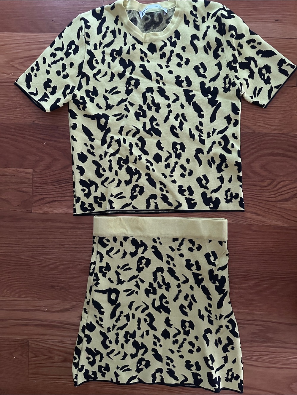 Zara Yellow and Black Leopard Knit Top